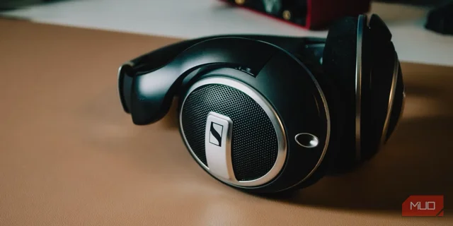 SENNHEISER HD 599